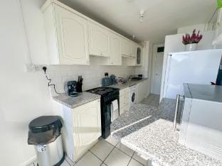 3 Bedroom London Flat in Haggerston, London Apartment in London Borough of Islington