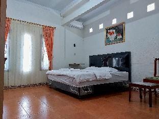 HOMESTAY SYARIAH ZAHROH 2 Vacation rental in Special Region of Yogyakarta