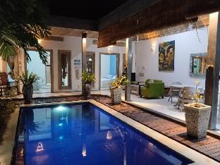 jojoby villa 3 Bedroom cozy villa seminyak Villa in Kuta