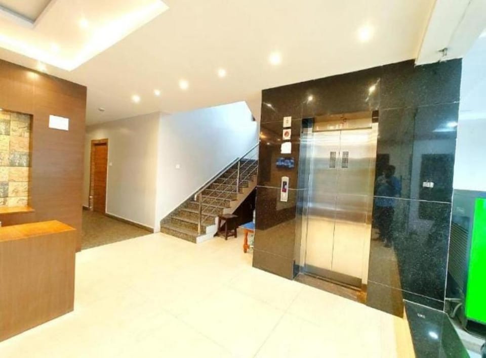 Hotel Home Town Near Temple and Golden Beach Puri Swargadwar By Dhamstay Hotel in Puri