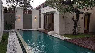 Seminyak Luxury Villa 2BR 3 Minutes to Beach Villa in Kuta
