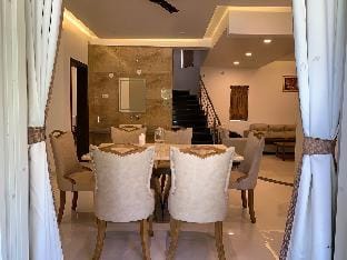 CosmicStays Mauve Manor - Luxe Villa at Mulshi Dam Villa in Maharashtra