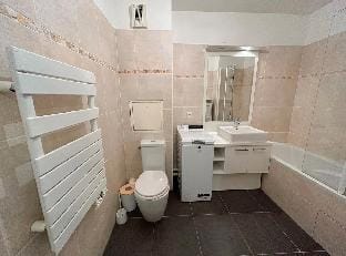 Cosy 1bdr free parking 5 min metro safe quiet Apartment in Issy-les-Moulineaux