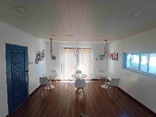 Modern & Spacious 3-storey House with a View Deck Vacation rental in Baguio