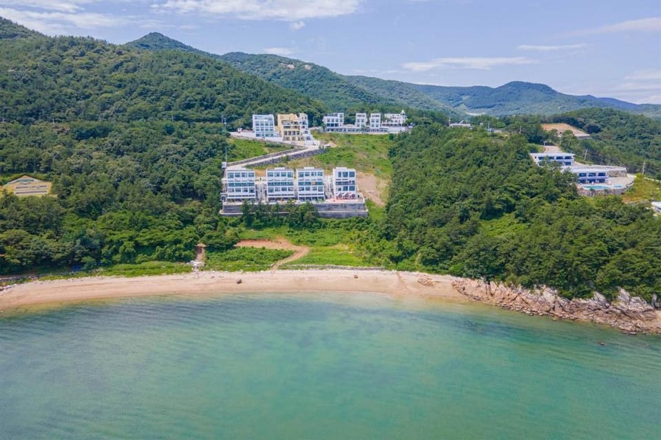 Yeosu The Belle 101 Pool Villa Bed and Breakfast in South Korea