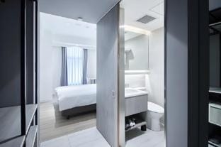 Bright & Breezy Suite[S1]  Apartment in Taipei City