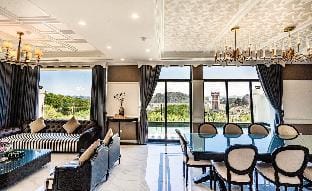 Rooster Villa BT12-40 5Br Huge Garden, FLC Hạ Long Villa in Vietnam