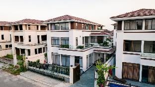 Rooster Villa BT12-03 Golf View/7Br, FLC Ha Long Villa in Laos