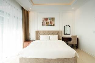 Rooster Villa BT12-03 Golf View/7Br, FLC Ha Long Villa in Laos