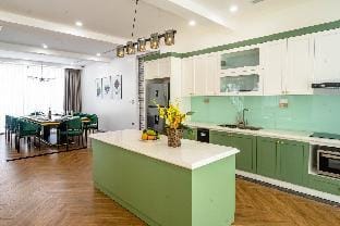 Rooster Villa BT3-02/ City view/ 5BR FLC Ha Long Vacation rental in Laos