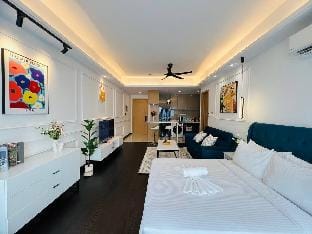 Emerald Studio unit at R&F Seine Region by ANJU Apartment in Johor Bahru