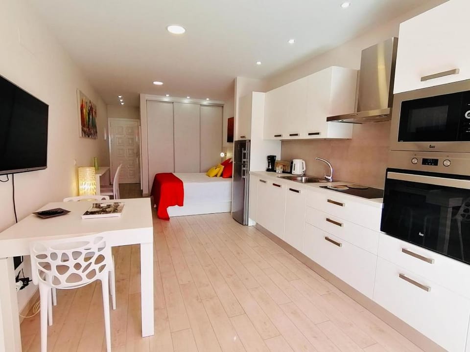 Sun View Holiday Home Apartment in Los Cristianos