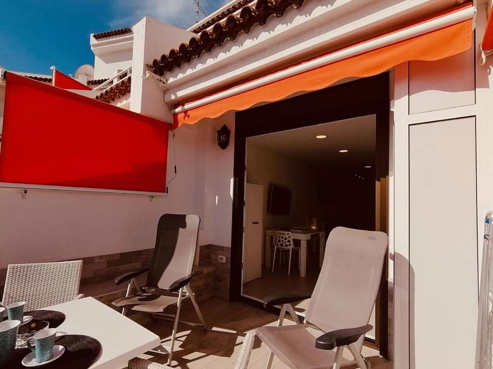 Sun View Holiday Home Apartment in Los Cristianos