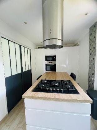 Très Jolie Maison avec Jardin près de Paris Vacation rental in Drancy