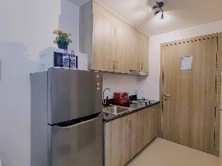 Condotel 1BR Unit w/ Balcony FAME Residences #FM36 Vacation rental in Mandaluyong