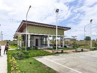 Cozy Studio w/ Balcony View-Near Cebu Airport  Apartment in Lapu-Lapu City