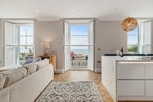 Croft House - Beach Front, Sea Views, Parking Apartment in Wales