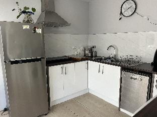 Location Location! Lovely 2 bedroom unit Villa in Perth