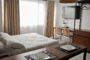 Comfy Posh Condo in City Center by 13K Residences Apartment in Bacolod