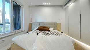 Two balcony large 3 bedroom apartment 236sqm Apartment in Shanghai