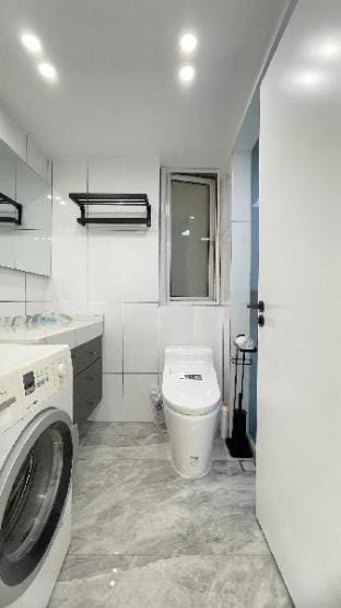 Two balcony large 3 bedroom apartment 236sqm Apartment in Shanghai