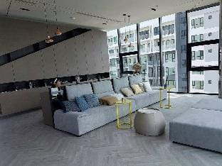 The Base Pattaya Pool View Fast WiFi 5 Min Walk to Beach by Lees Stay 779 Apartment in Pattaya City