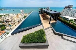 The Base Pattaya Pool View Fast WiFi 5 Min Walk to Beach by Lees Stay 779 Apartment in Pattaya City