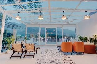 Glass Reflections by the Ganges Vacation rental in Rishikesh