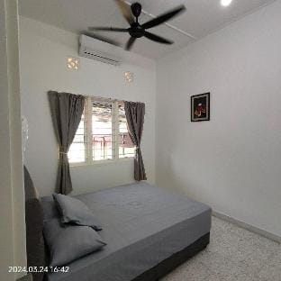 Clean & Cozy 3 bedroom house @ Penang Island Vacation rental in Tanjung Bungah