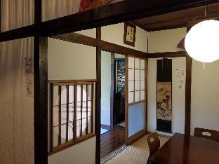 Old Showa-style house near HND airport/Quiet/Cozy Vacation rental in Yokohama
