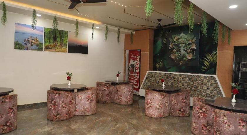 Hotel Vatika Palace Hotel in India