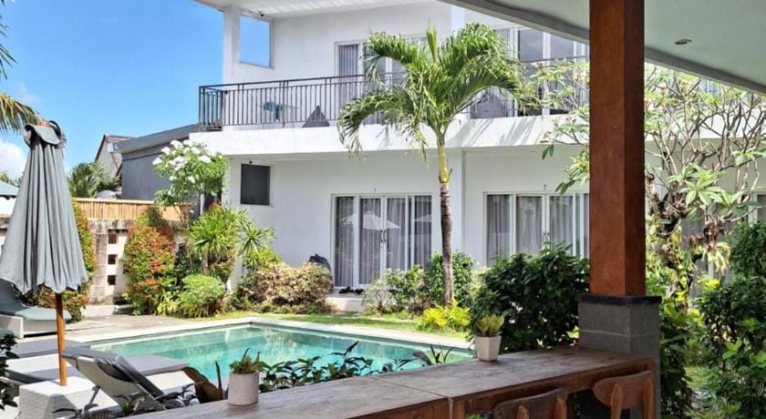 Bonewood Guesthouse Bed and Breakfast in North Kuta