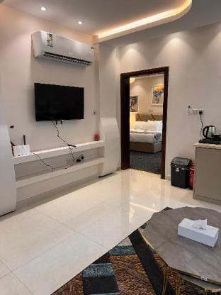 شقة غرفتين ومطبخ وحمامين وصالة-3 Apartment in Medina