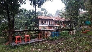 Saung Jiddah 3 BR - 15 tamu - Cisarua Puncak Bogor Villa in Cisarua