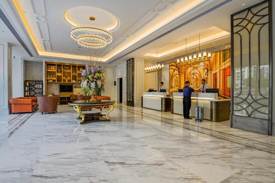 Vienna International Hotel (Yuan Fen Metro Station) Hotel in Hong Kong