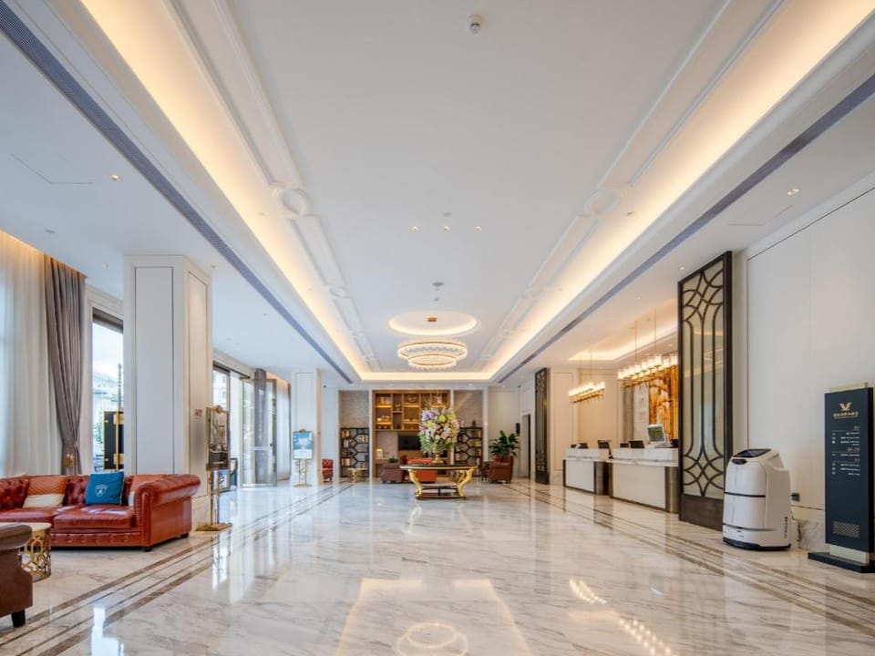 Vienna International Hotel (Yuan Fen Metro Station) Hotel in Hong Kong