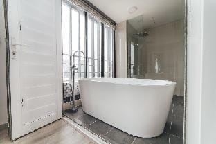 Mosaic Southkey Blue7 3BR8pax Midvalley Bathtub Vacation rental in Johor Bahru