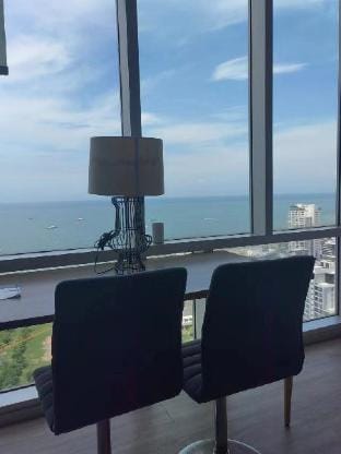 Pattaya Downtown Beach Apartment/ Family-friendly Apartment in Pattaya City