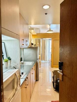 Shell Residences MOA 1BR Cozy Condo Unit Pool View Vacation rental in Pasay