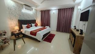 Fortune Home Service Apartment 4BhkJ-45 Vacation rental in New Delhi