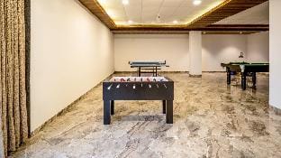 Beloshi's Cliffhanger Private pool 5bhk by Roamhome Villa in Maharashtra