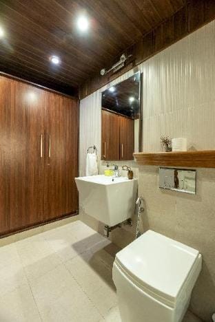 Lake Daze spacious 2bhk apartment in Nainital by Roamhome Apartment in Uttarakhand