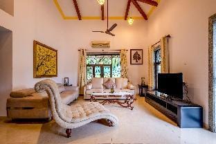 Casa Eva  A beautiful 2bhk Portuguese villa by Roamhome Villa in Candolim