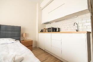ROION Batumi Studio Retreat (E812) with Pool Apartment in Batumi