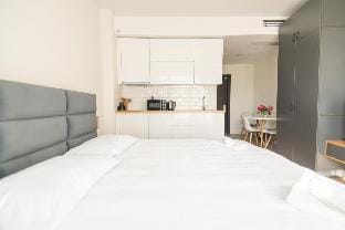 ROION Batumi Studio Retreat (E812) with Pool Apartment in Batumi