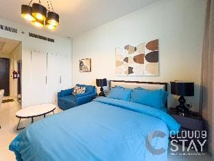 Elegant Studio With City and Marina Views in JVC Apartment in Dubai