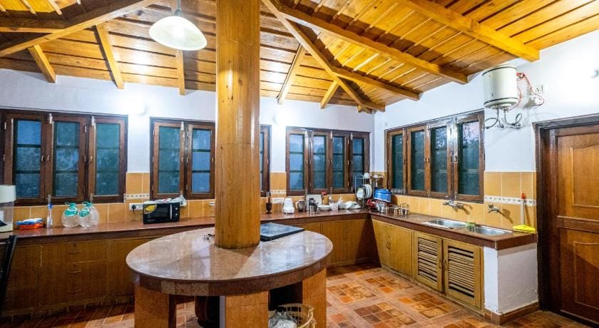 View Topia Bhimtal Lake View 2bhk Cottage by Roamhome Country House in Uttarakhand