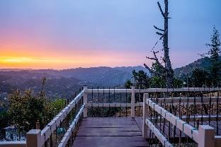 Camp Bagicha Hilltop 3bhk cottage by Roam home Country House in Uttarakhand