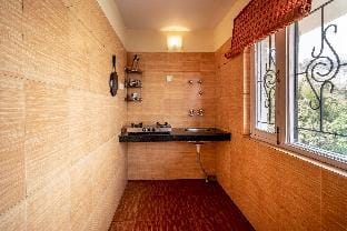 Camp Bagicha Hilltop 3bhk cottage by Roam home Country House in Uttarakhand