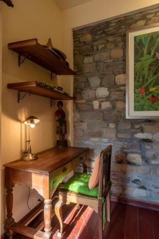 Flame of the Forest Valley View 2bhk by Roam home Country House in Uttarakhand